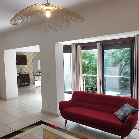 Maison 150m2 Jardin A Louer En Entier, Centre Chartrons, 3 3 Salles De Bains 1 Canape-lit Llllnumero De Telephone Dans L'annonce Si Questionlll * Bordeaux