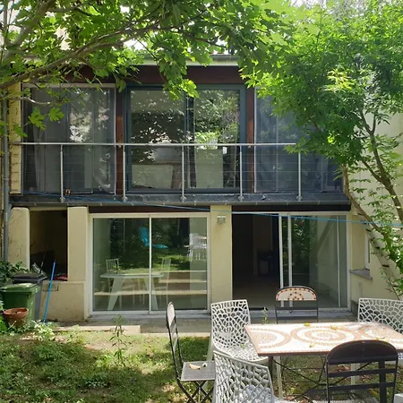 民宿 Maison 150m2 Jardin A Louer En Entier, Centre Chartrons, 3 3 Salles De Bains 1 Canape-lit Llllnumero De Telephone Dans L'annonce Si Questionlll